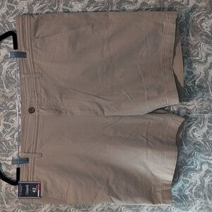NWT Roundtree & Yorke Shorts Size 42